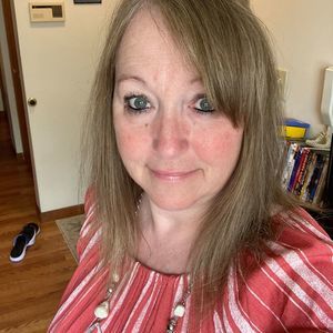 Meet your Posher, Debbie